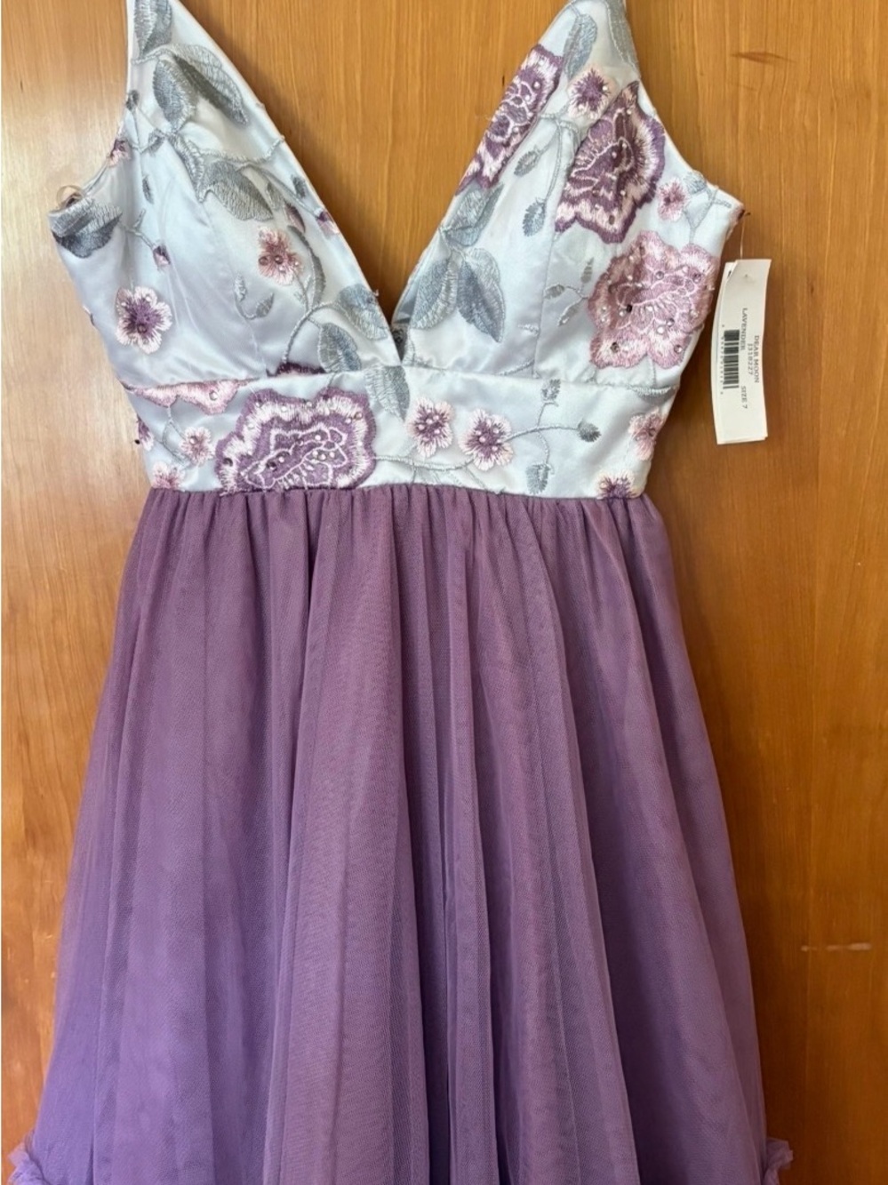 Dear Moon Floral Embroidered Tulle Dress: NWT, Size 7 - Picture 6 of 9